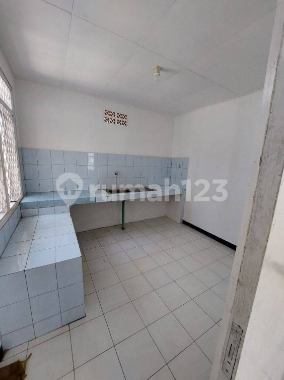 Strategically Located House in Arcamanik, Bandung
