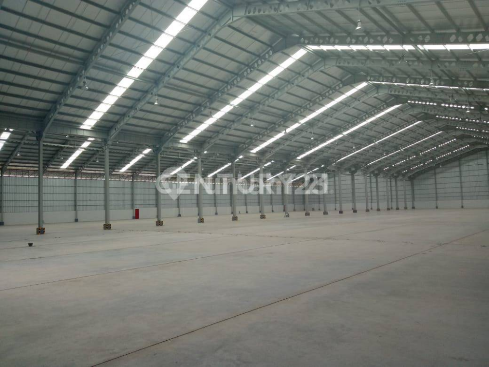 Large Industrial Warehouse with Loading Dock in Cikarang