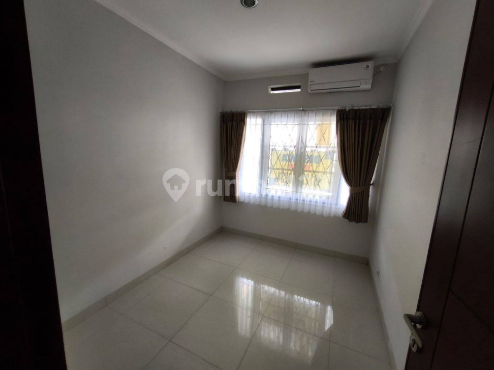 Modern 3-Bedroom House with Kitchen Set