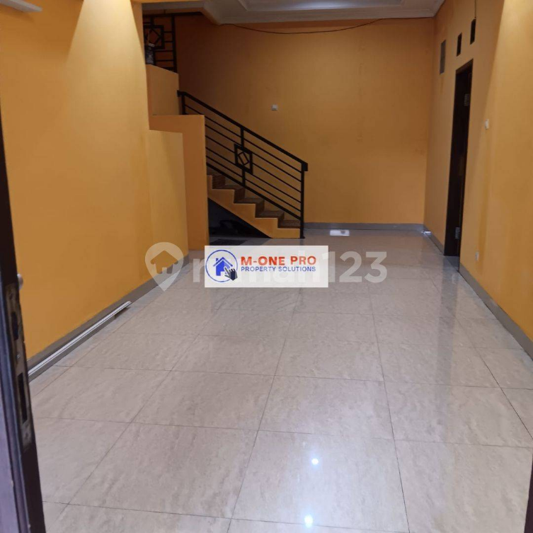 Large 4-Bedroom House with Modern Amenities