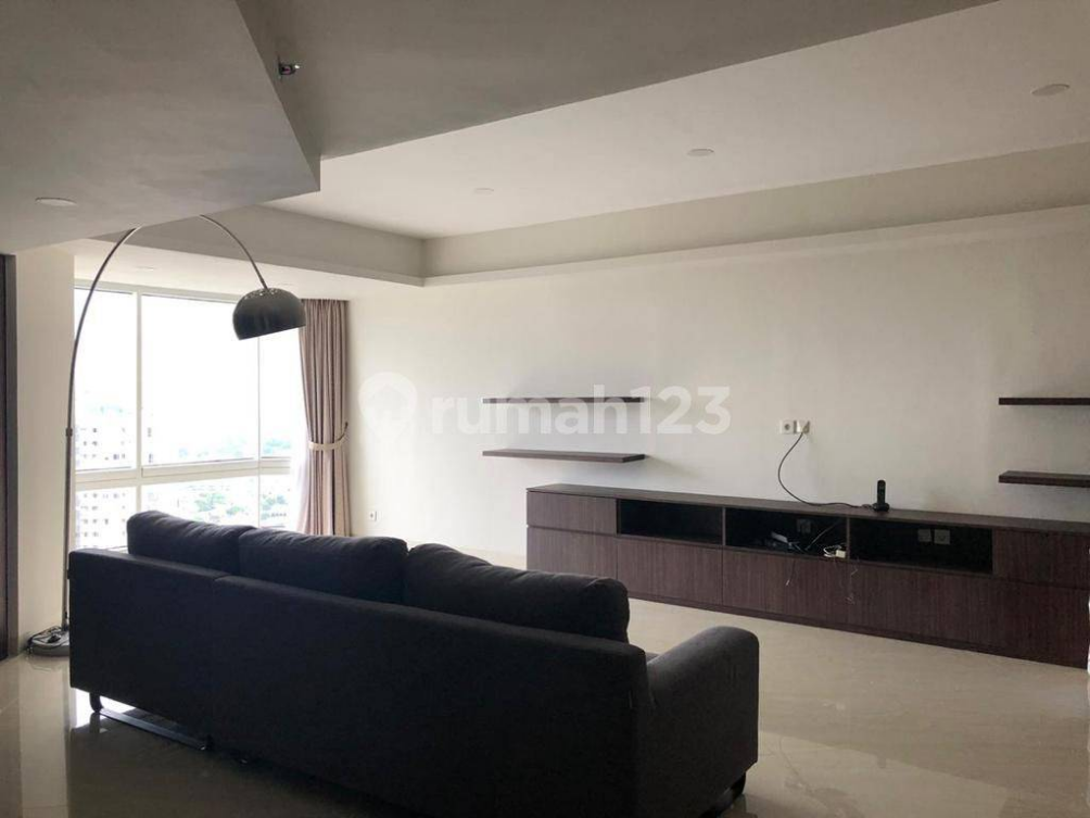 Modern Apartment Near CBD with Mall Access