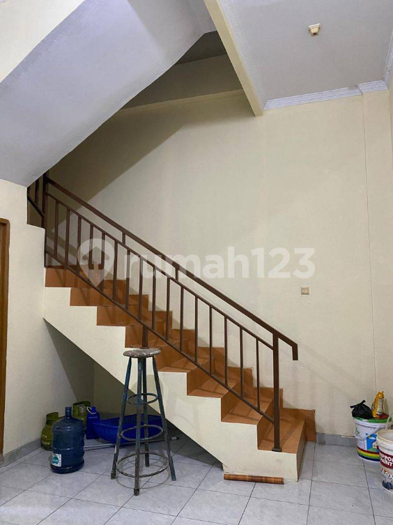 Four-Story Jelambar House with Two Bedrooms