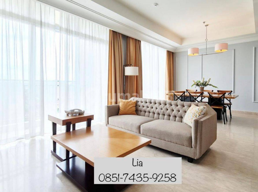 Luxurious 2-Bed Apartment with Private Lift Pakubuwono