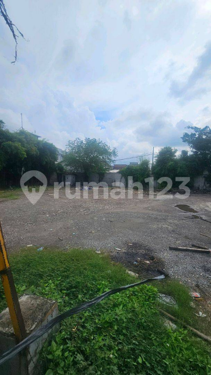 Large Commercial Land Plot in Marunda Area