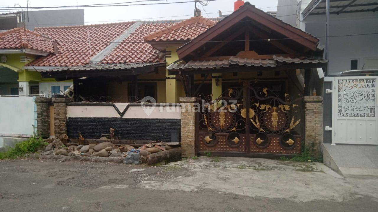 Spacious 3-Bedroom House in Harapan Indah
