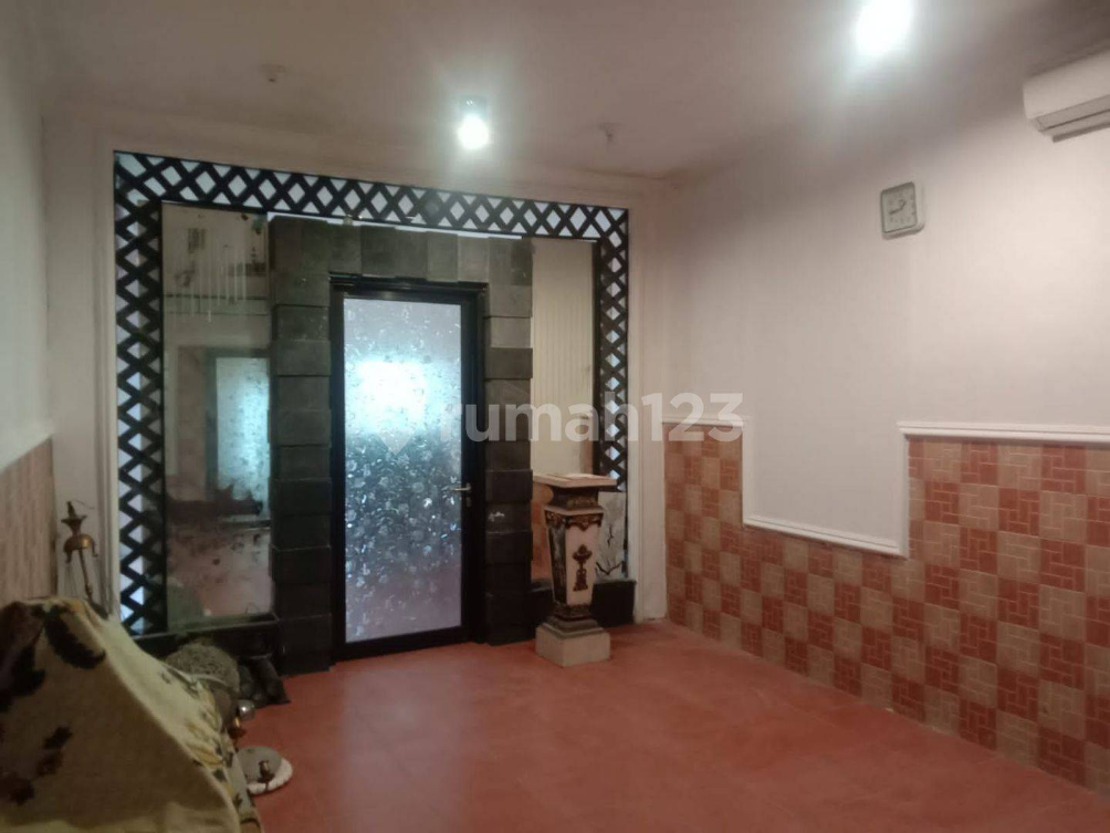 Commercial Property Near Hospital and University