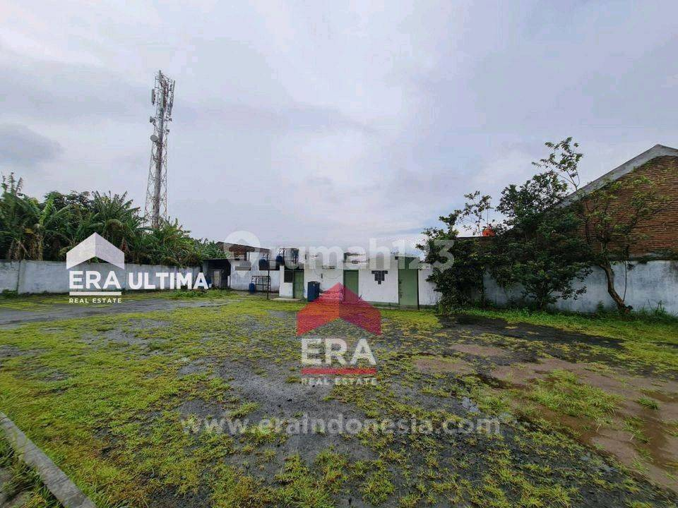 Large Strategic Warehouse in Gedebage