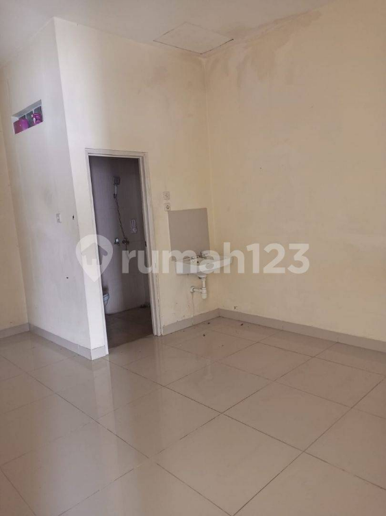 Spacious 3-Bedroom House with Carport