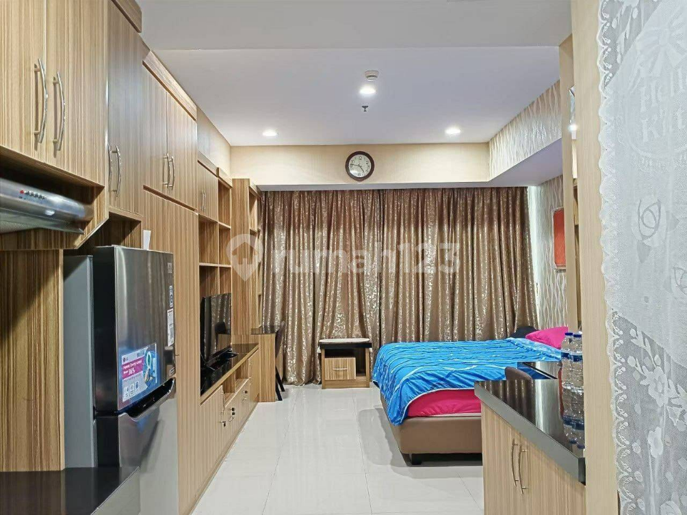 Furnished Studio Apartment with Built-in Storage