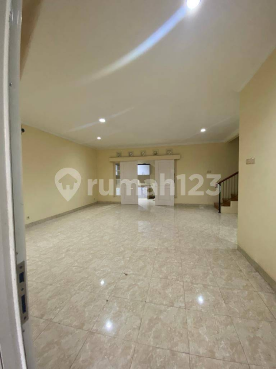 4 Bedroom House with Kitchen Set Near Cibubur