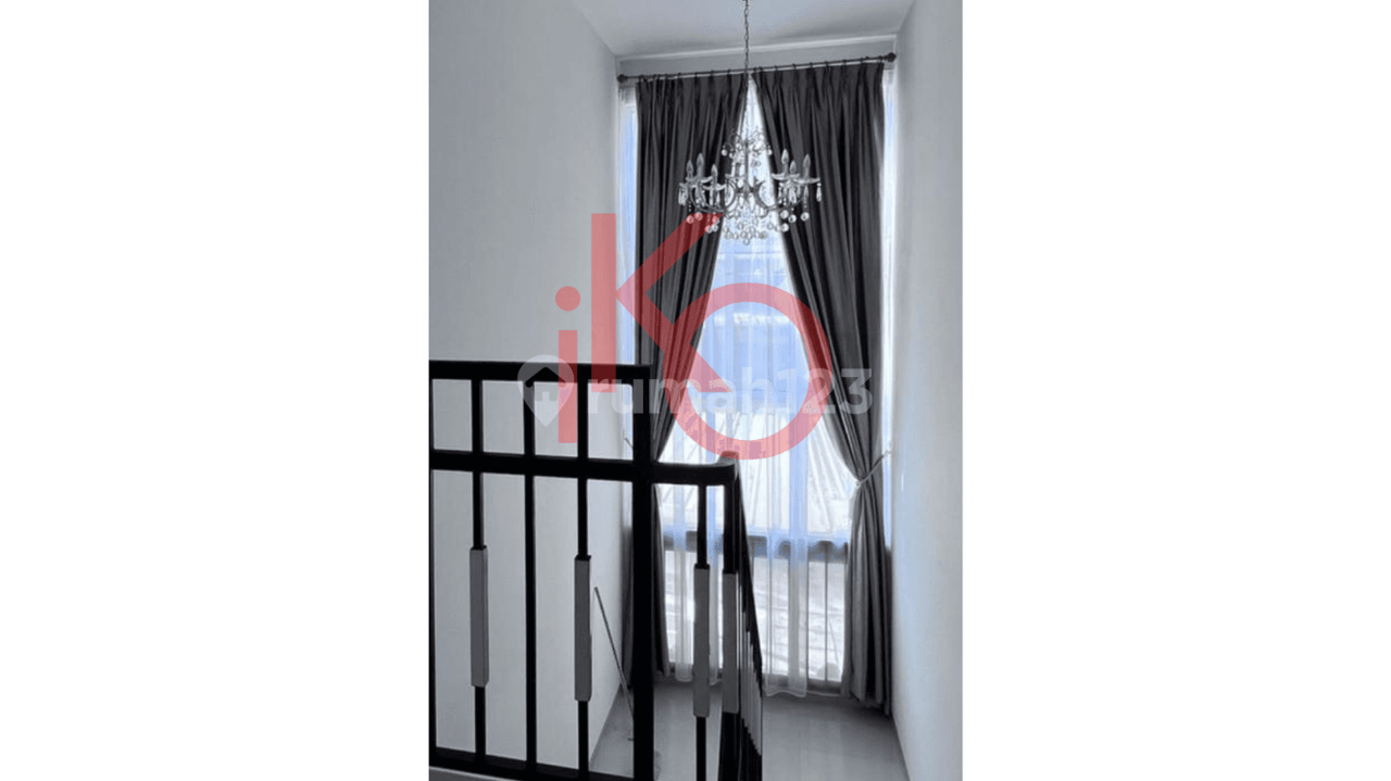 Modern Townhouse Near Ferry Terminal and Airport