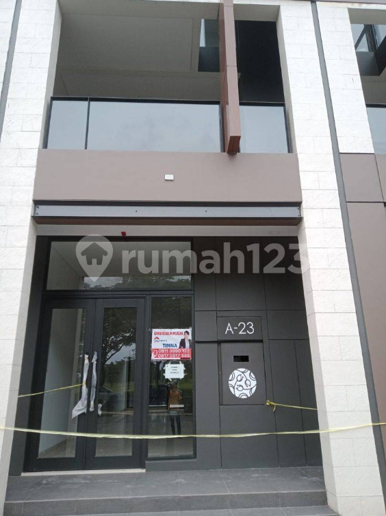 Modern 3-Story Commercial Space in Daikanyama