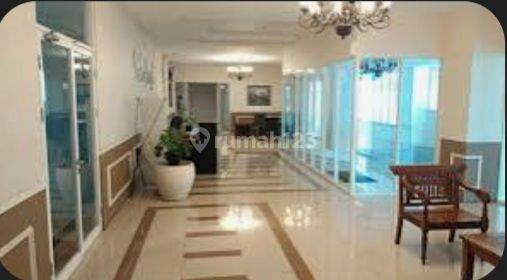 Modern Studio Apartment Near Universities with Pool