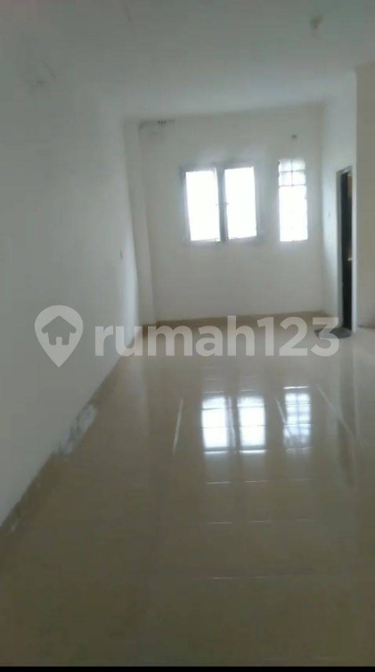 Modern 3-Bedroom Townhouse with 85m² Living Space