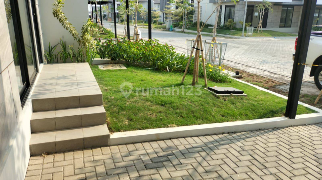 Modern 3-Bedroom House with Garden in Parahyangan