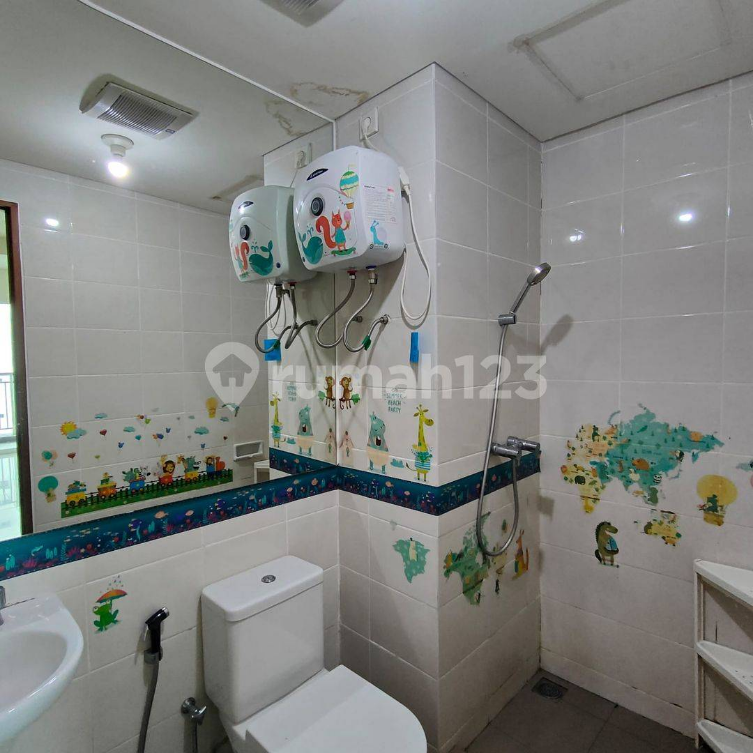 Modern Apartment Near Baywalk Mall with Amenities