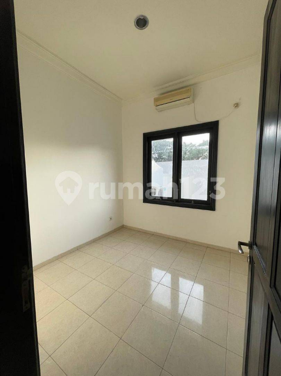 Modern 2-Story House in Bukit Mas
