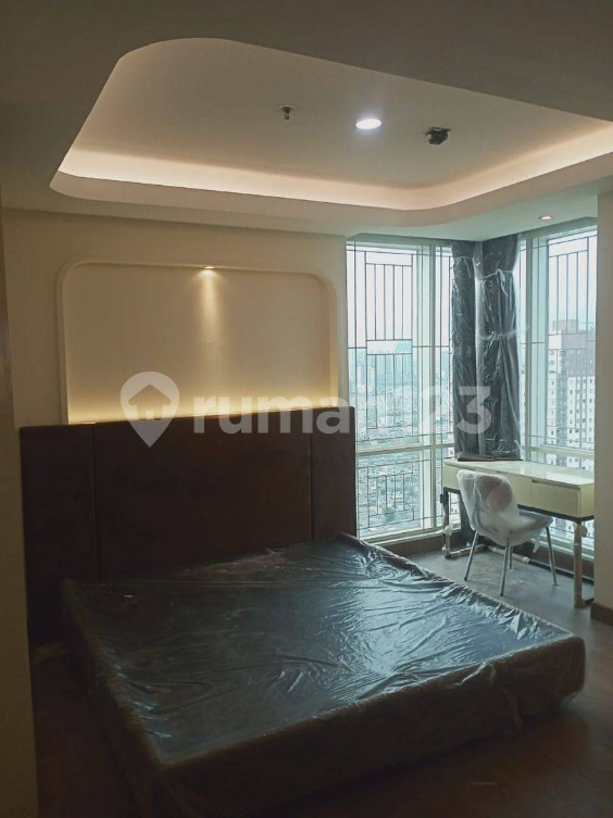Renovated High-Floor Apartment with Private Lift