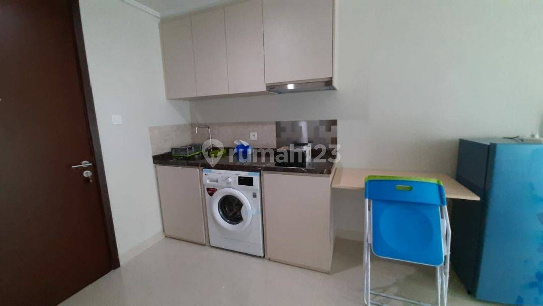 Furnished Studio Apartment with Pool and Kitchen