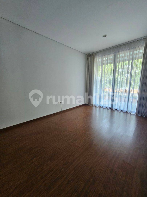 Modern 5-Bedroom House in Navapark Lakewood