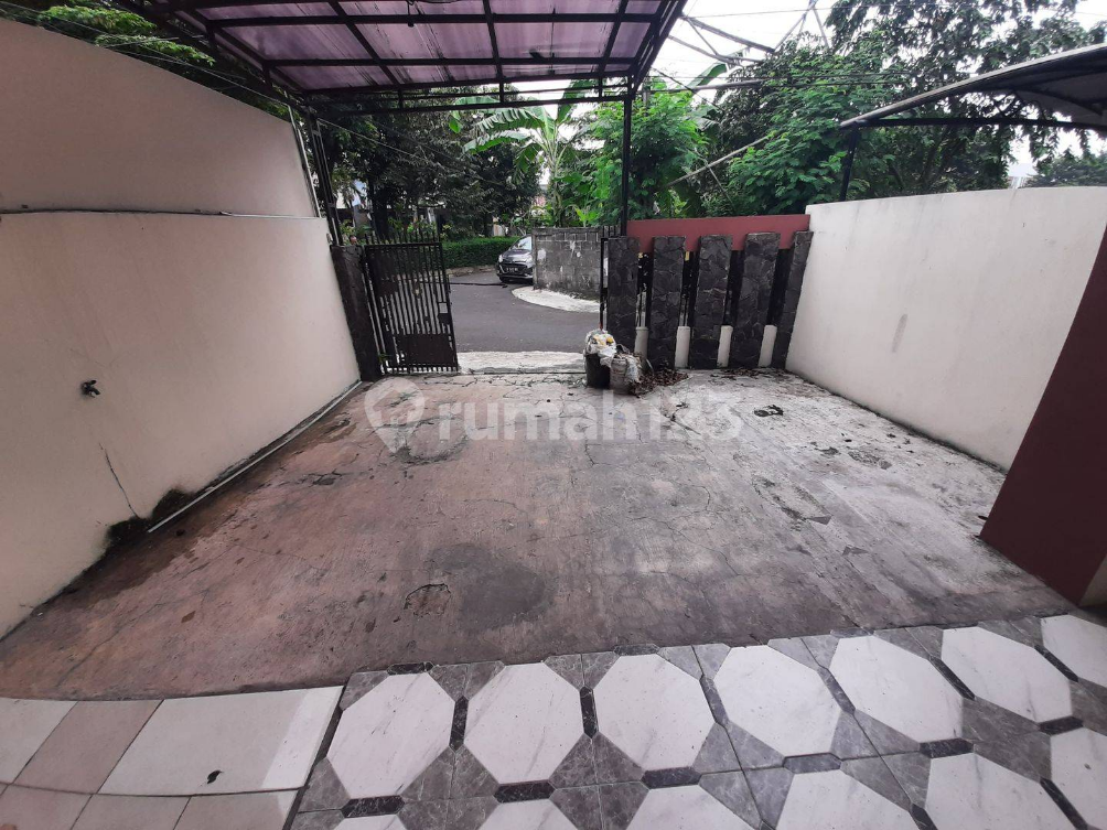 Spacious 4-Bedroom House in Secure Complex