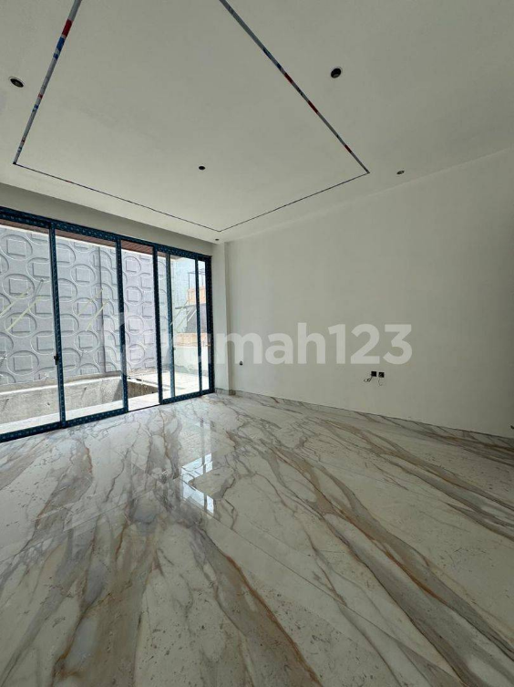 Brand New Luxury Corner House in Janur Kuning