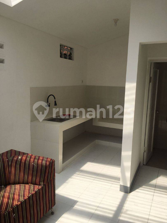Spacious 3-Bedroom House with Carport in Taman