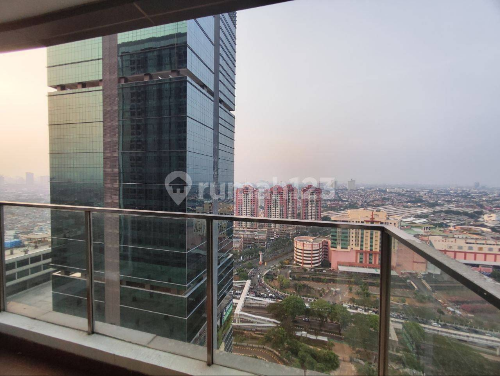 Luxurious 4-Bedroom Holland Village Apartment with Private Lift