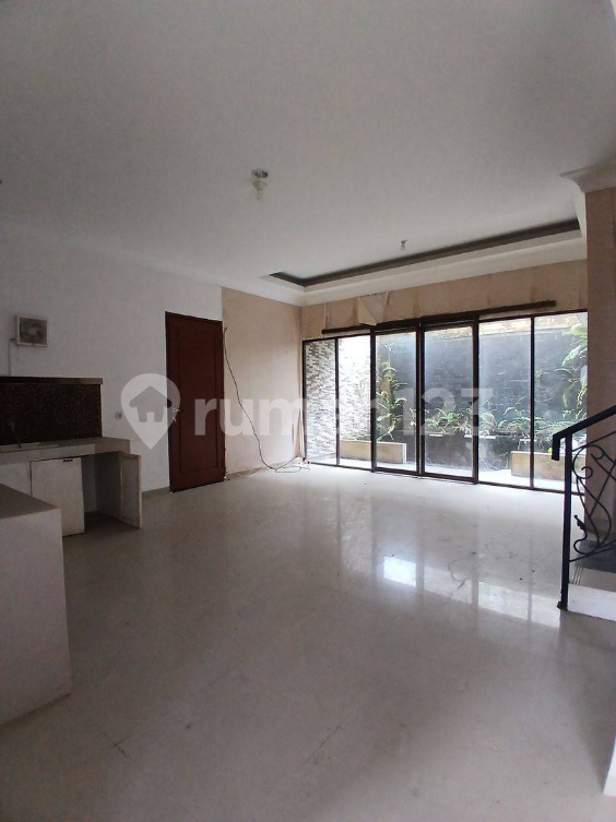 Spacious House with Modern Amenities