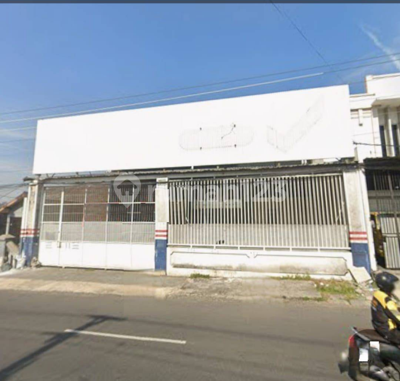 Large Commercial Warehouse with Office Space