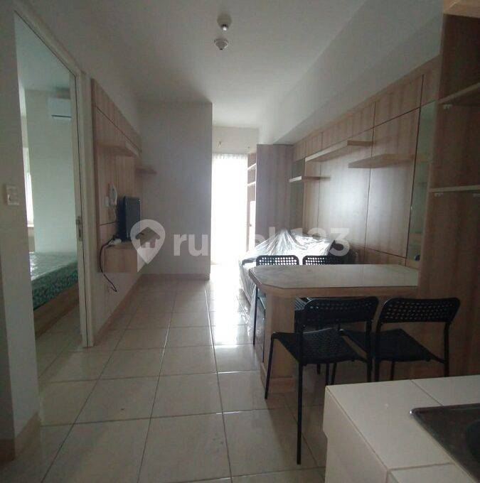 Furnished 2-Bedroom Apartment Near Mall with City View
