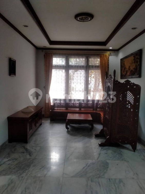 Newly Renovated Two-Story House Near Market