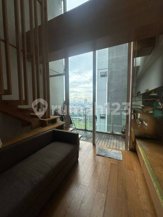 Modern 2-Bedroom Duplex with City Views