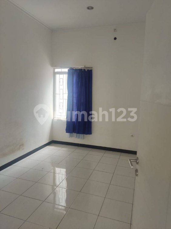 2-Bedroom House with Carport in Taman Holis