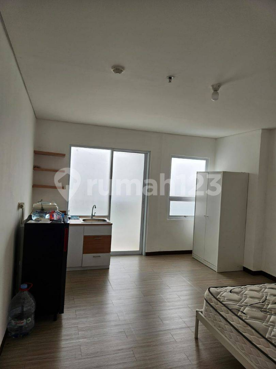 Furnished Studio Apartment with Pool View