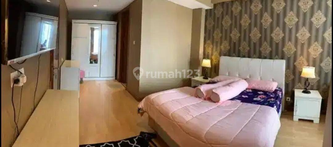 Luxurious 2BR Furnished Apartment with Mountain View