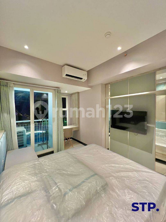 Furnished Studio Apartment with Pool View