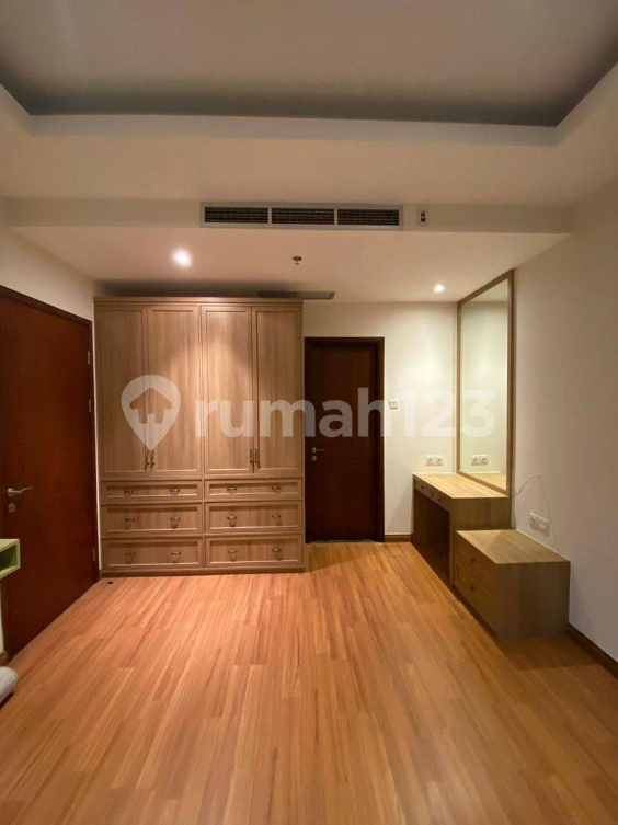 Spacious 3BR Apartment with Private Lift
