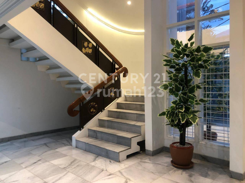 Modern 7-Bedroom House with Pool in Elite Area