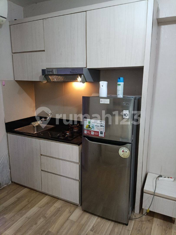 Modern Studio Apartment Near Airport with Facilities