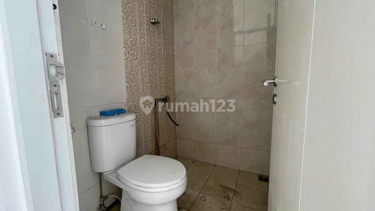 Spacious 3-Bedroom House with Garden Access