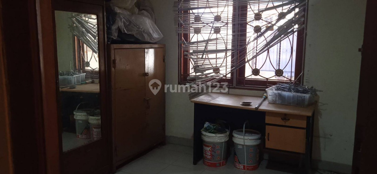2.5 Story House with 3 Bedrooms in Jakarta