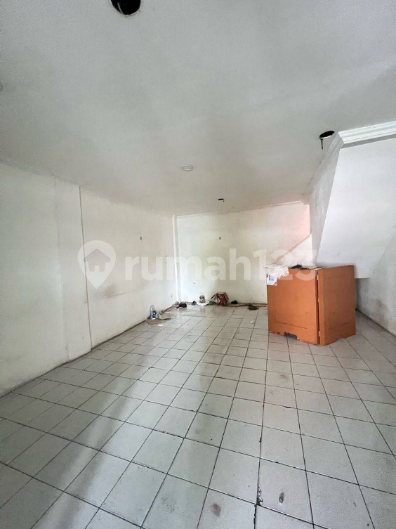 Commercial Space with Strategic Location in Puri Beta