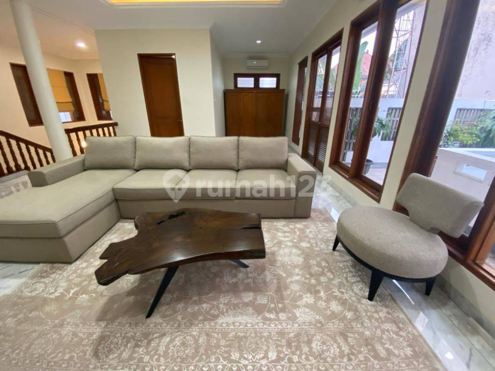 Luxury Villa with Pool in Jakarta Selatan