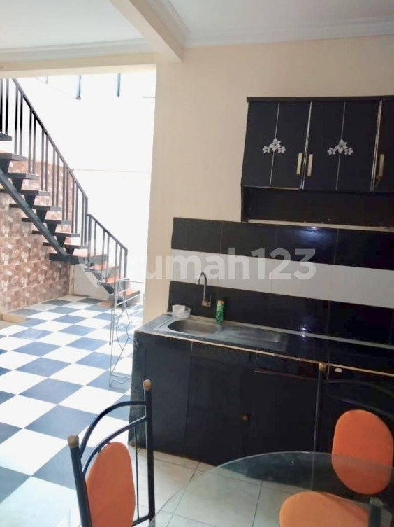 Spacious House Near Mall with Two Car Parking