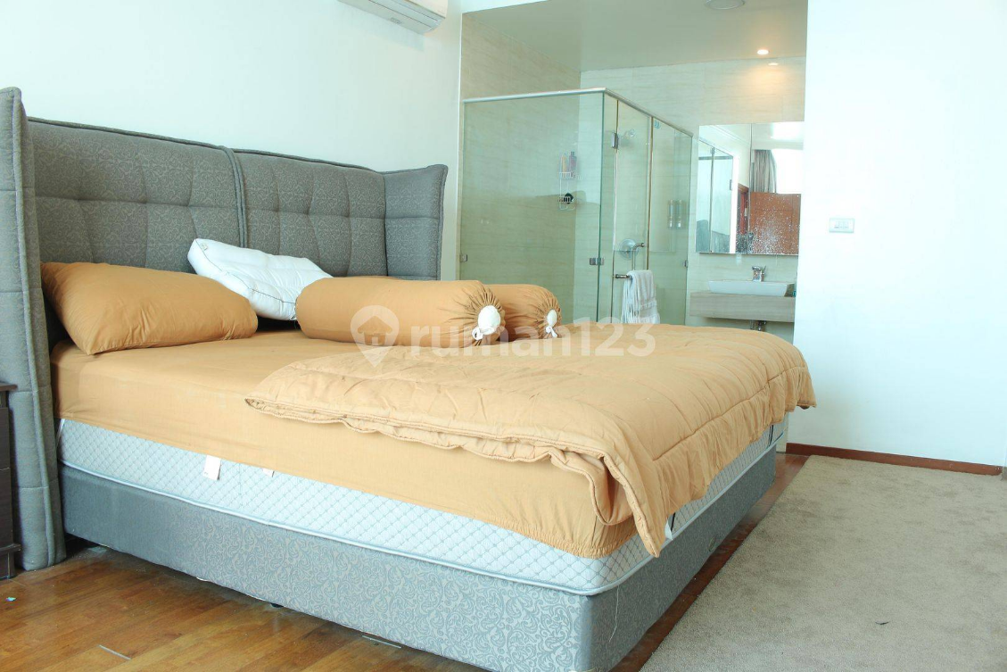 Modern Ocean View Apartment with Full Furnishings