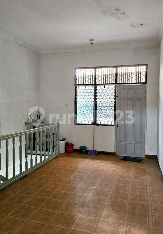 Spacious Two-Story House in City Center