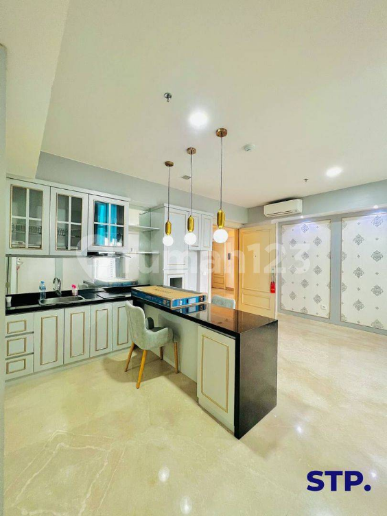 Luxury 3-Bedroom Apartment Near Tunjungan Plaza Mall