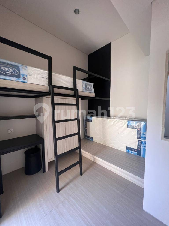 Modern 3-Floor Furnished Workspace with Strategic Location
