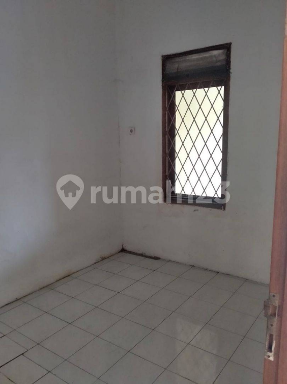 Spacious 3-Bedroom House with Garden Near Amenities